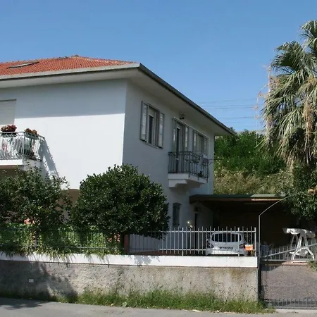 B&B Ai Tre Archi Spotorno Exterior foto
